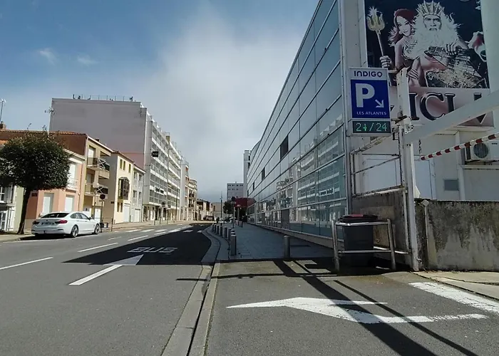 Le Cosy T2 Hypercentre ! Parking Inclus Et La Plage A 2 Min ! لي سابلِ دولونْ